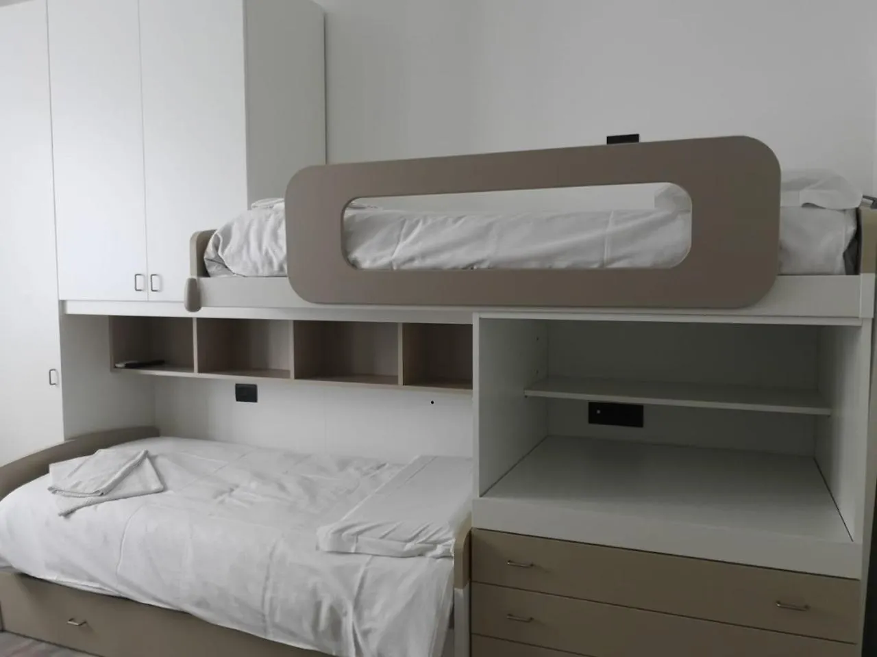 Apartament Kibilu - Via Abetone Mediolan 0*,